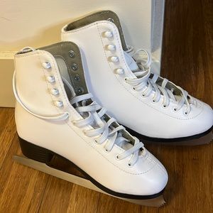 American Athletic Shoe Women's Tricot Lined Ice Skates